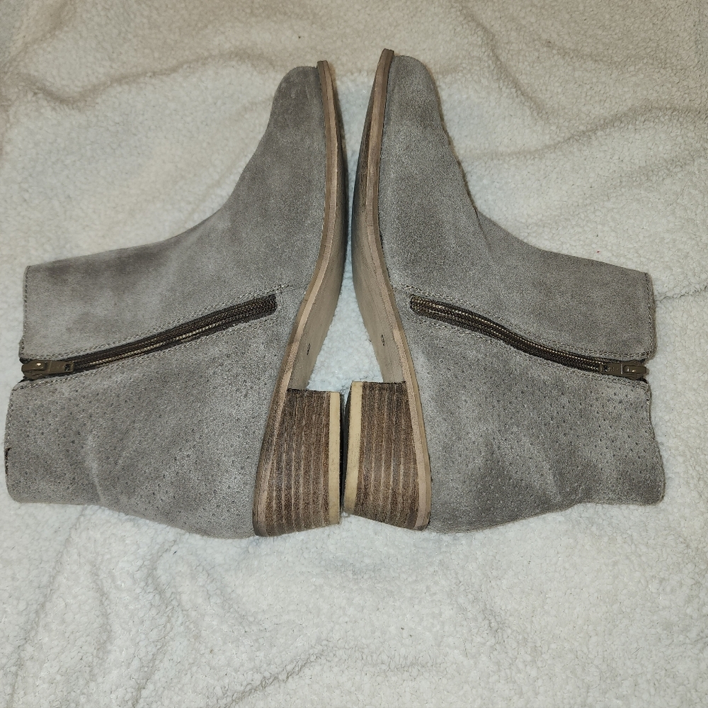 Diba Taupe/gray Ankle Booties with Side Zipper Sz. 9 Exc. Condition